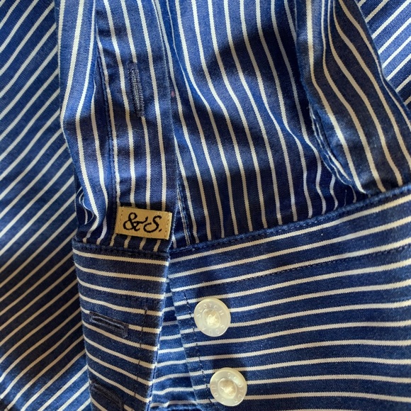 1 Scotch and Soda button up please! - Picture 3 of 4